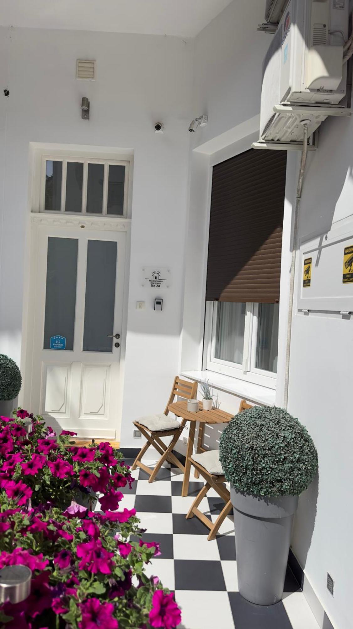 Theatre Square Apartments Novi Sad Dış mekan fotoğraf